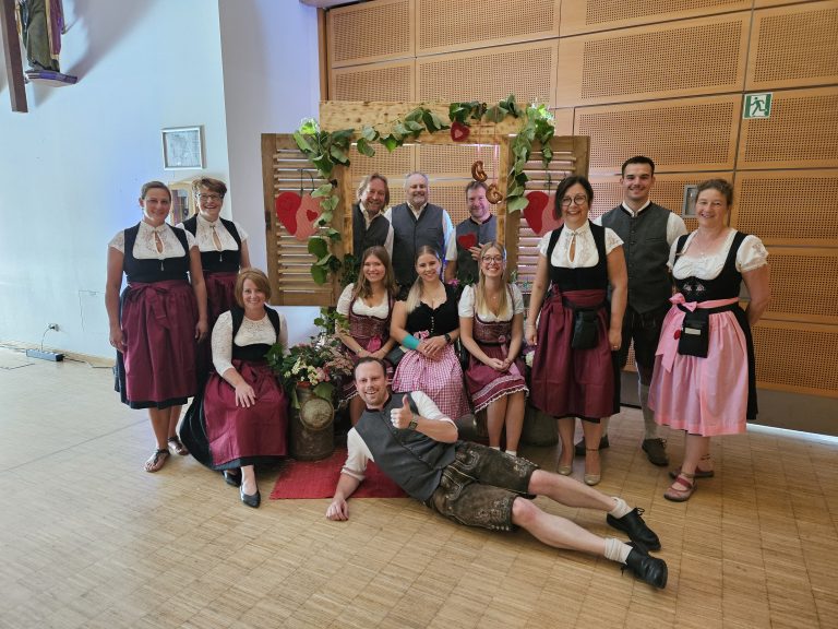 Dirndl- und Lederhosenball Altstadtfreunde